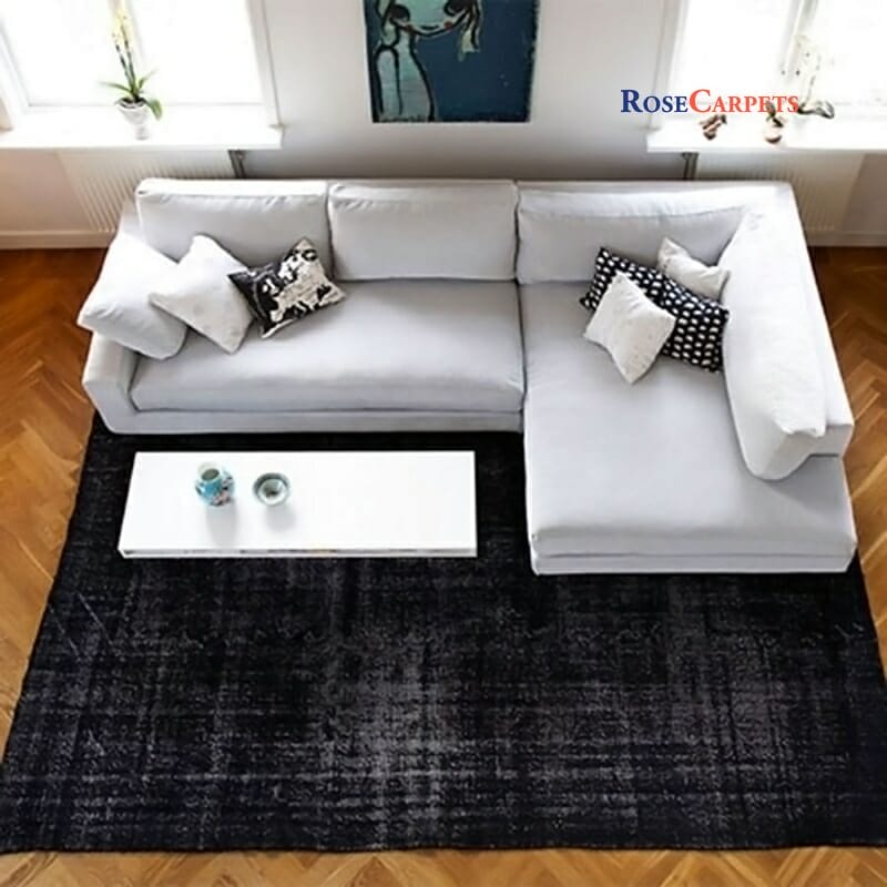 Tappeto vintage ambientato. Galleria Rosecarpets.
