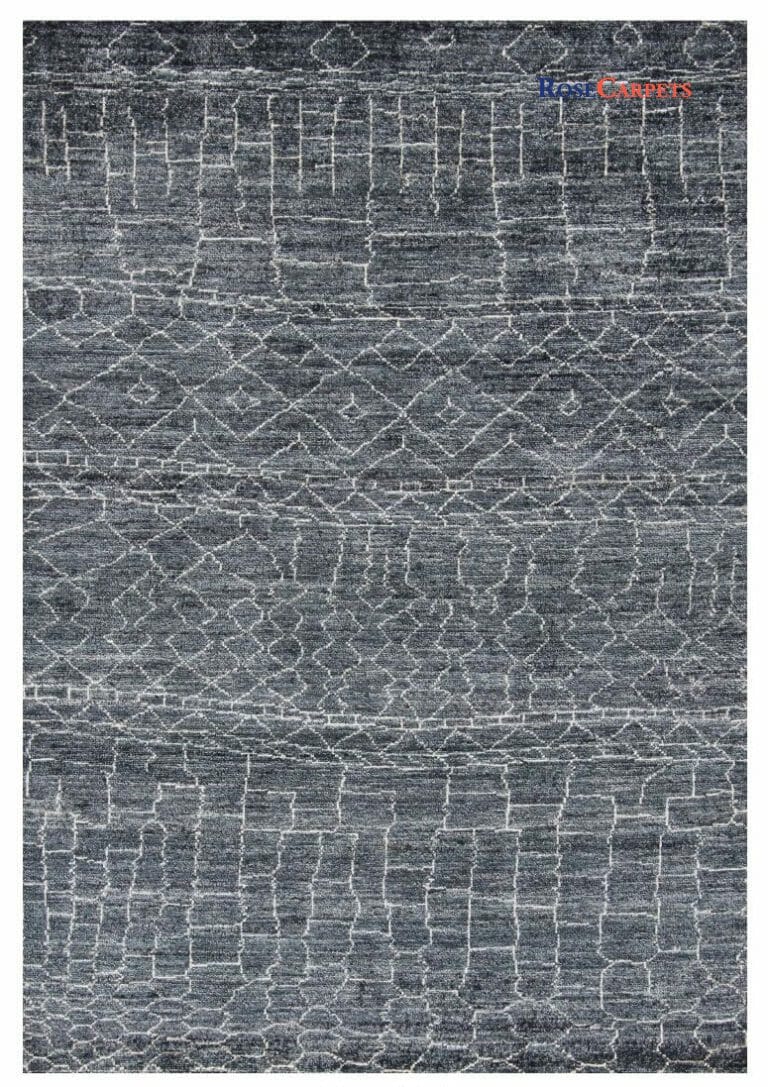 Tappeto moderno con disegno di ispirazione berbera. Misura: 168x115 cm. Codice: 3222